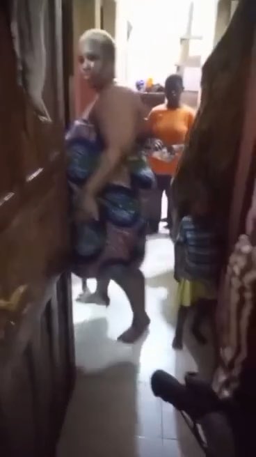 This was the moment police Ken came to arrest her, you can even see the kids with her she does to terrible things with 😡😡😡💔💔😥