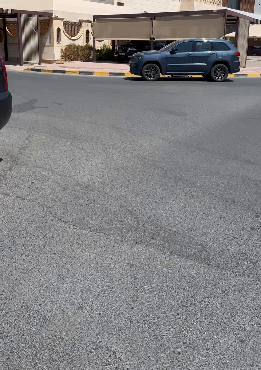 اسامه المزيعل هذا ثاني انذار امام الناس و ٣ الاف انذار بيني وبينك 😂😂 بس تكفى شوفوا سيارته اليديده 🤣🤣🤣