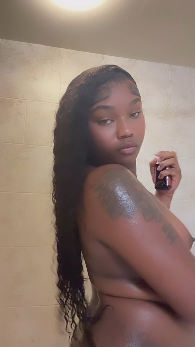 Shower with me ? 🫵🏽🥰 full video uploading to Of ‼️‼️