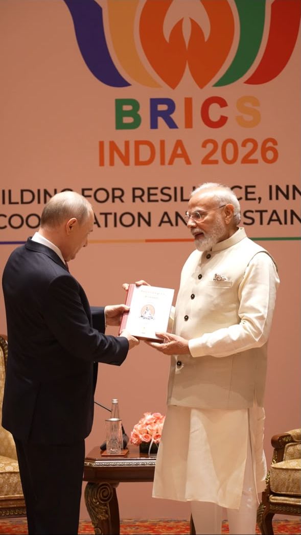 Presented President Putin with a Russian translation of the Thirukkural, which carries the eternal wisdom of the great Thiruvalluvar across languages and borders.
