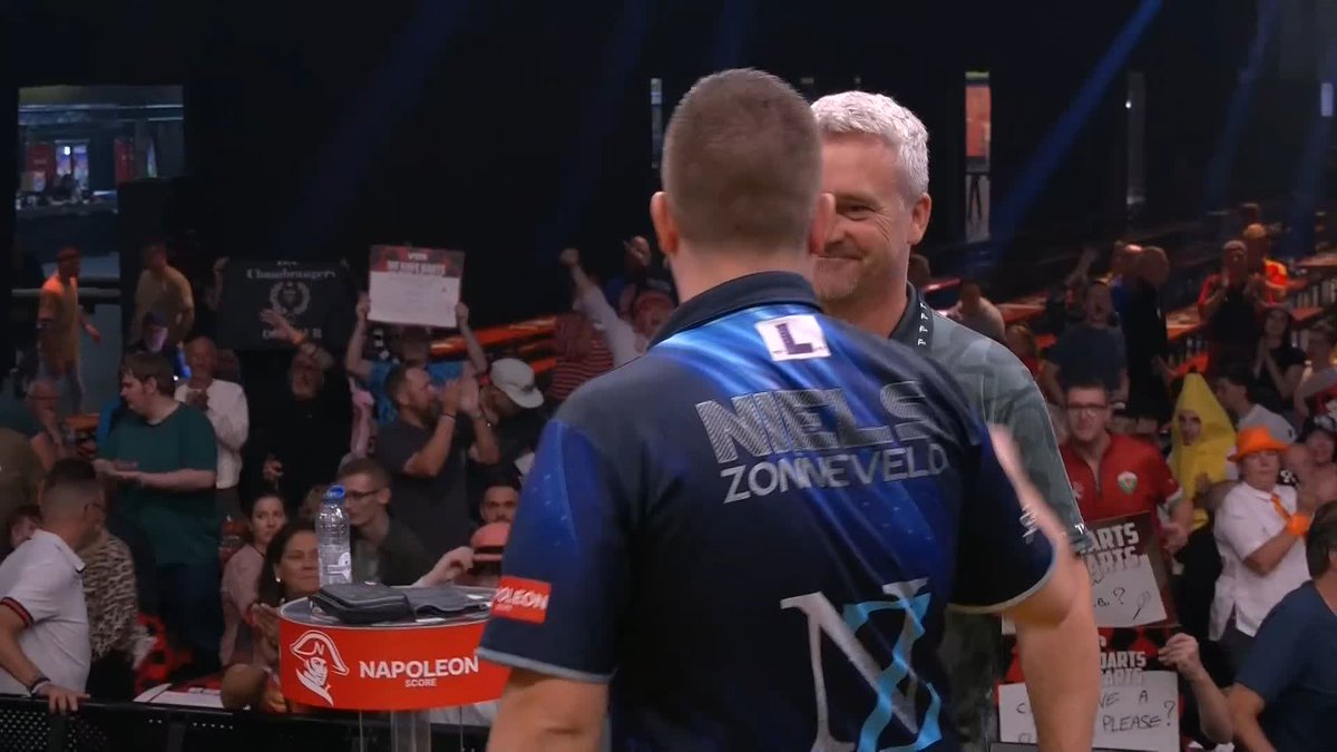SIX LEGS ON THE SPIN! 🌪️ Niels Zonneveld is our first winner of the afternoon in Antwerp, winning his first match on the European Tour for two months by defeating Czechia's Petr Tous! 📺 #ET13