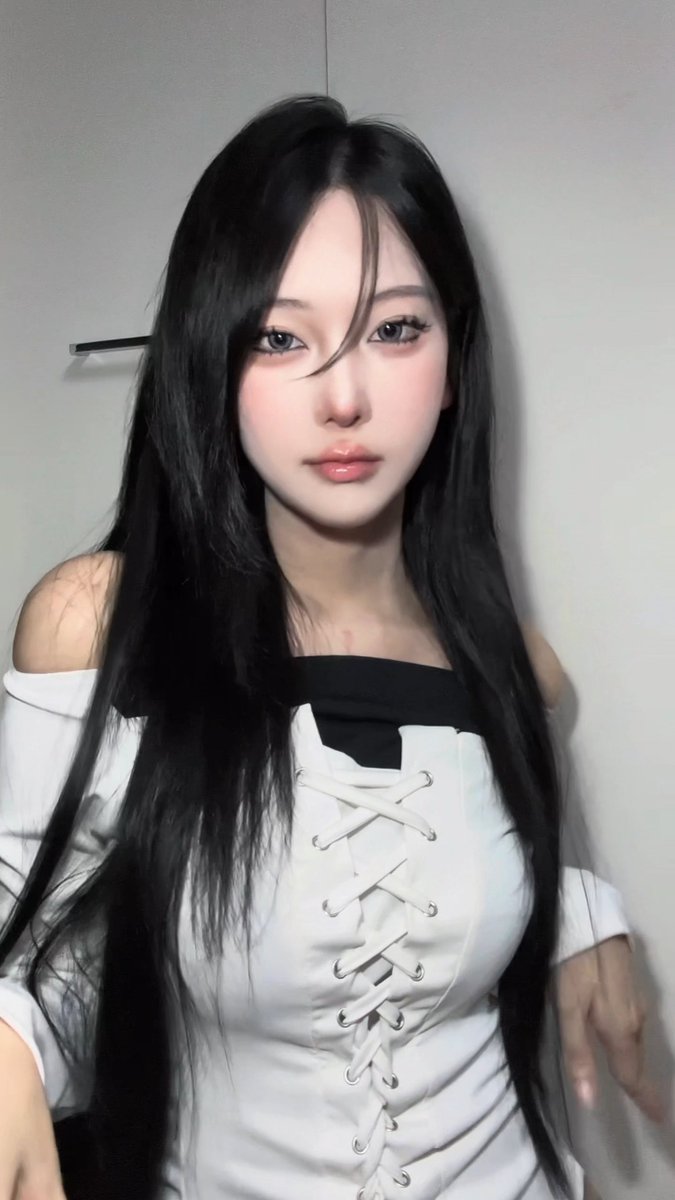 流行ってる音源も撮ったんだけどこの程度のダンスすら下手でなんか不格好だからボツなった こちらに供養しておきますね