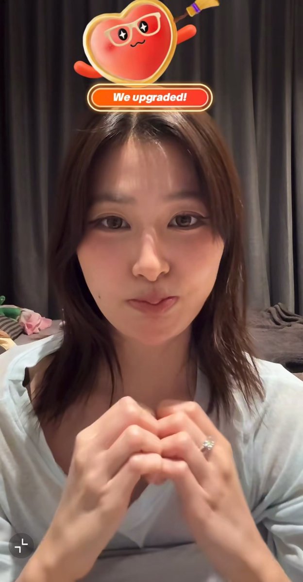 รีวิวพี่จิงจิง🎀🩵 🩵: พี่จิงน่ารักมาก เป็นคนหน้าไทป์โมเดลจะดูเฟียสดูคูล ตอนซ้อมด้วยกันป่านเป็นคนเต้นไม่เก่ง ส่วนพี่จิงเขาเต้นเก่ง แต่จะคอยหันมาเช็กตลอด พอมีช่วงว่างก็จะมาถามว่าซ้อมกันมั้ย ติดตรงไหนมั้ย หนูรักพี่อะ🥺🫶🏻 #pahnthitta #jingjingyu