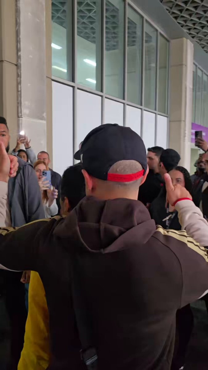 MENGÃO CHEGOU AO RIO COM FESTA DOS TORCEDORES NO AEROPORTO ♥️🖤