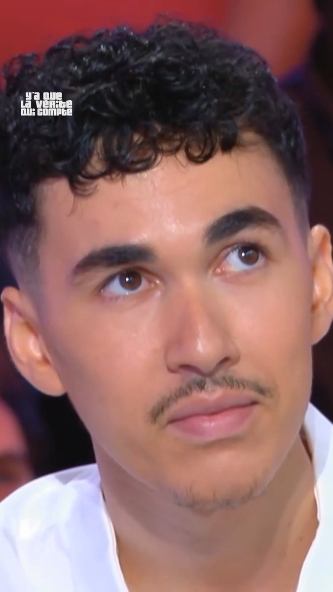 "Je veux qu'on officialise ça et qu'on se pose ensemble" 🥺 Après un rapprochement en boîte, elle ne s’attendait pas à le retrouver derrière le rideau "Y’a que la vérité qui compte", en streaming sur M6+ ▶️