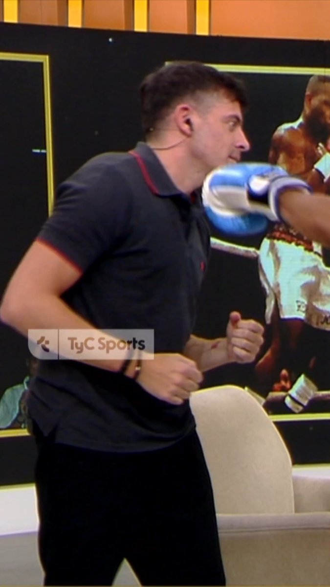 CUIDADO, Pablo Lamédica 🥊😅 Roña Castro mostró sus habilidades en La Noche de TyC Sports.