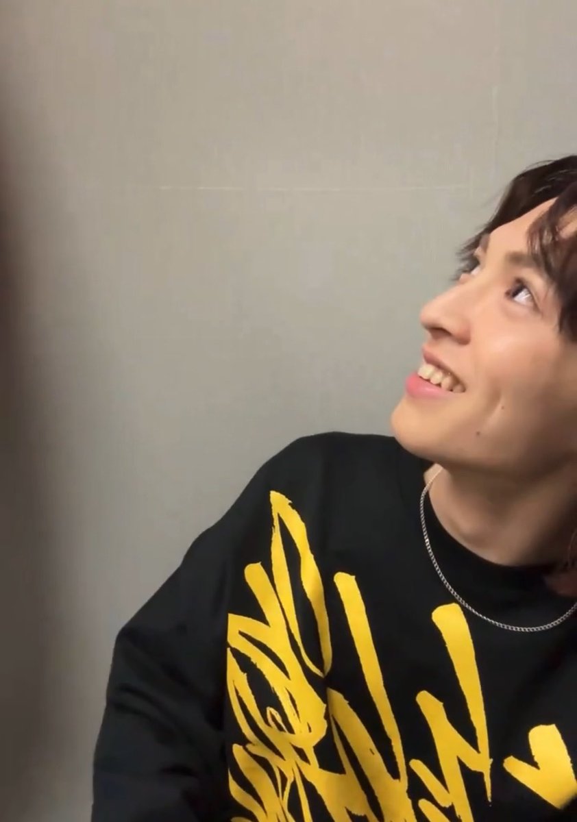 柔くんのハーフパンツを捲ったらあんまやめとけそういうのって言われて色んな笑いが出てくる仁人くん面白すぎる