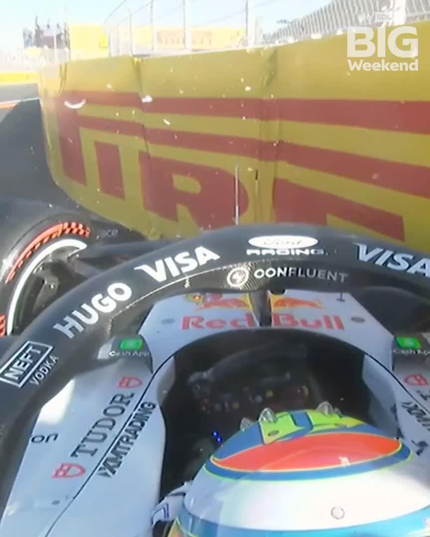 Arvid Lindblad loses the rear to collide with the wall and bring out the red flag! 💥
