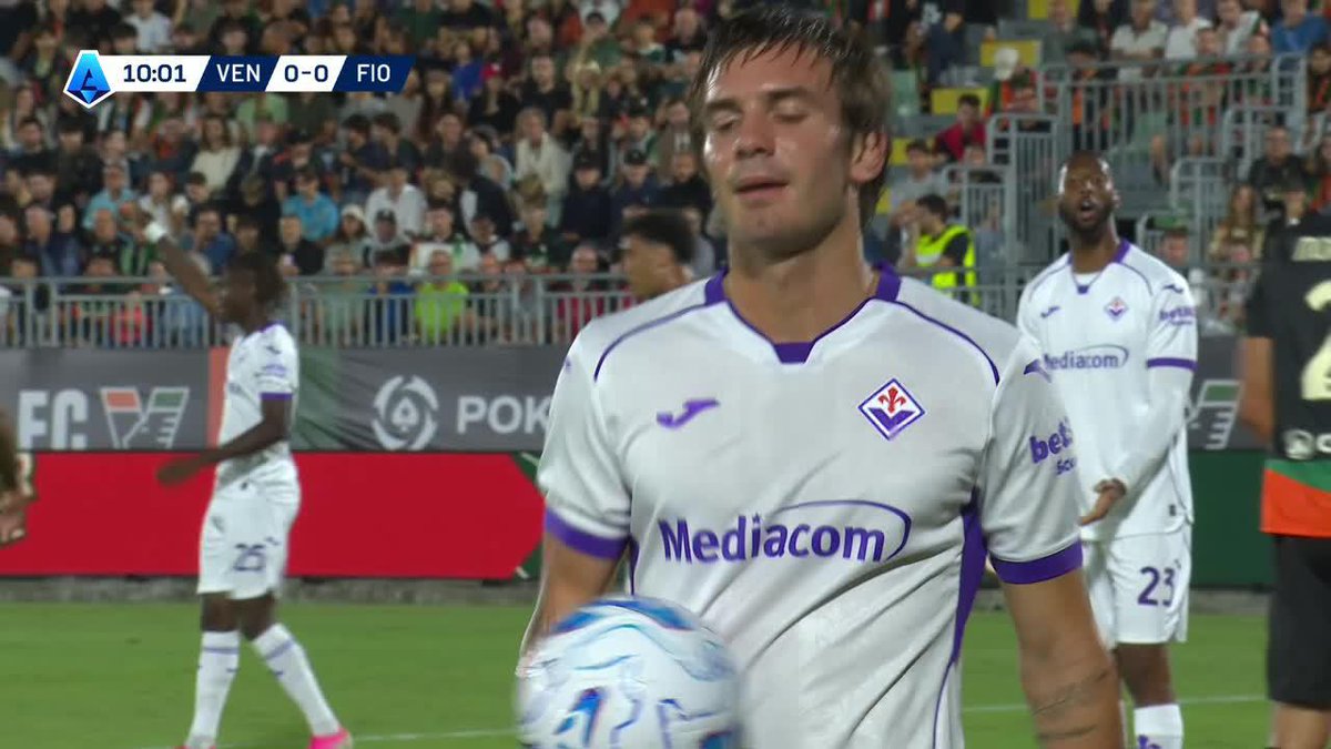 ¡¡DOS GAMBETAS ENDIABLADAS!! ¡¡ERA UN GOLAZO DE MASTAN!! El pibe ex-River armó una jugada excepcional en los primeros minutos de Venezia vs. Fiorentina y estuvo muy cerca de marcar el 1-0 de la Viola. 📺 Mirá la #SerieA por #DisneyPlus Plan Premium
