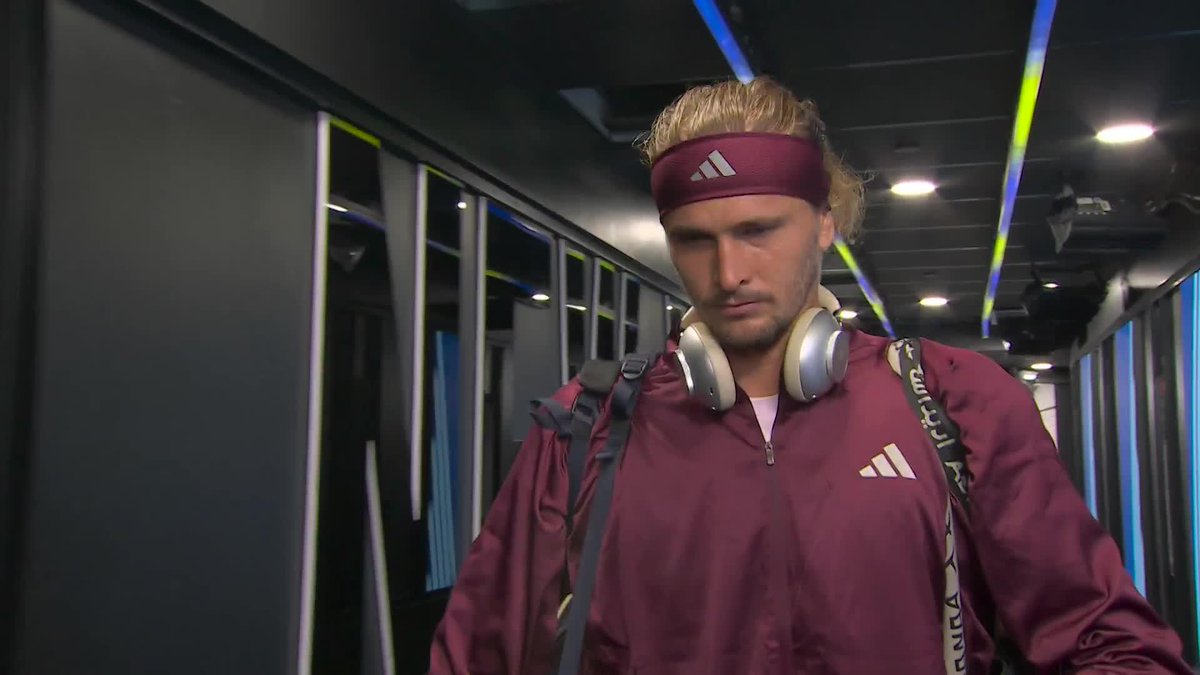 A rematch of the Tokyo 2020 gold medal match 🥇 Alexander Zverev and Karen Khachanov face off for a place in the US Open final.