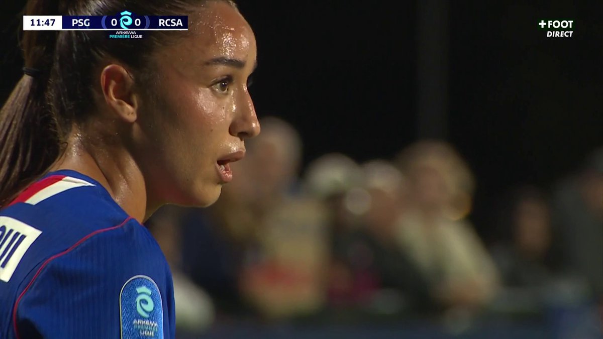 LE PSG FRAPPE D'ENTRÉE GRÂCE À KANJINGA ⚡️ Sur une merveille de centre de Karchaoui, les Parisiennes prennent les devants face à Strasbourg, en direct sur CANAL+Foot ✨ #PSGRCSA | #ArkemaPL