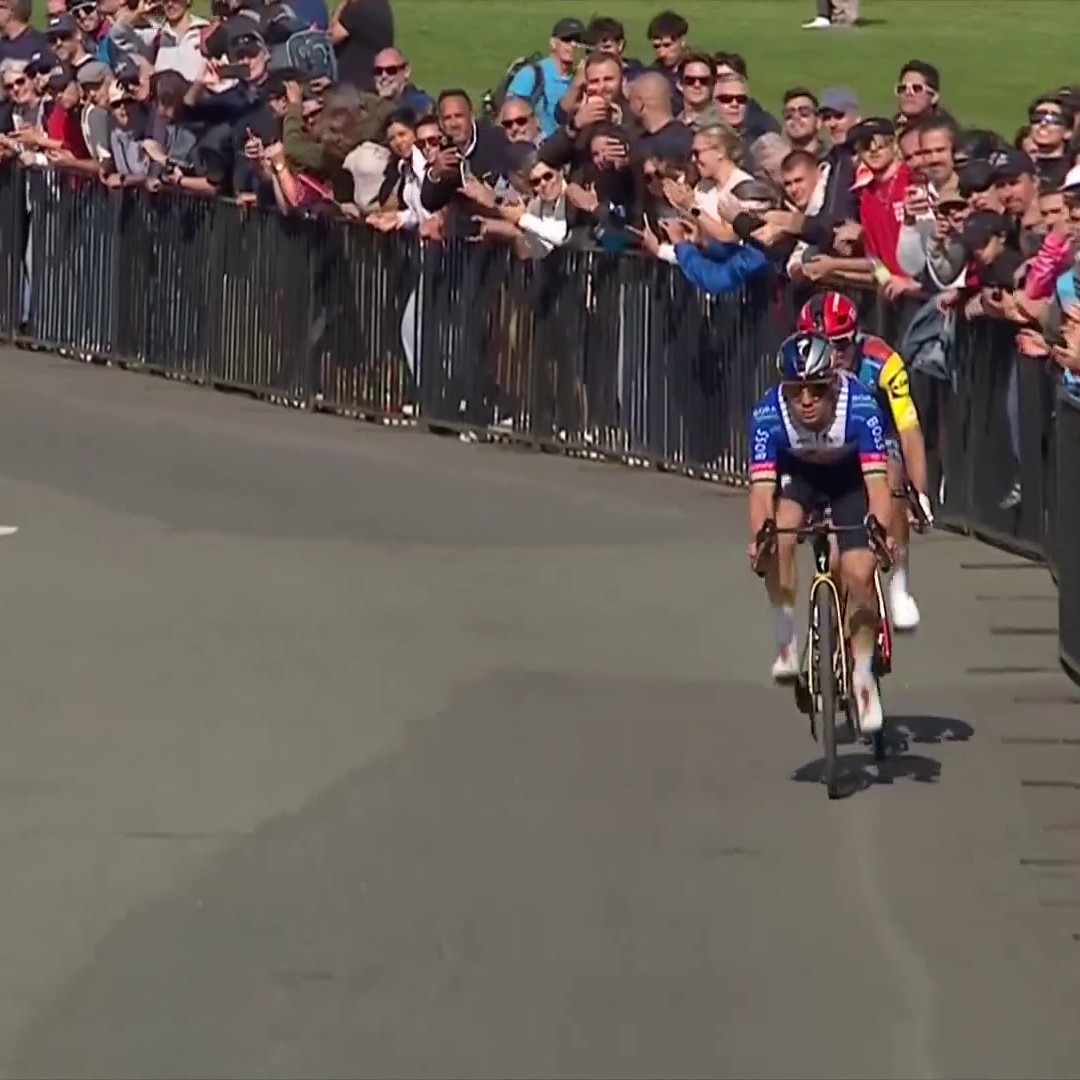 Remco Evenepoel (Red Bull Bora Hansgrohe) WINS GP Quebec, after pulling for the last 30 km and still beating Ciccone in the sprint! 👏🇧🇪 One done. GP Montreal, World Champs, Euro Champs and Lombardia next. Witnessing greatness is loading. #GPQuebec