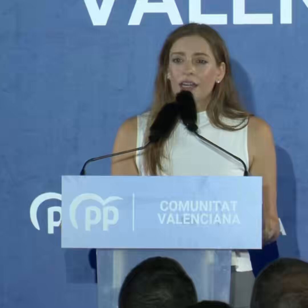 No nos vale con una dimisión. Ni con 5, ni con 10. 🗳️ Pedro Sánchez tiene que disolver las Cortes y convocar las elecciones para que los españoles podamos decidir qué presidente queremos, si uno que miente o uno que defiende a España.
