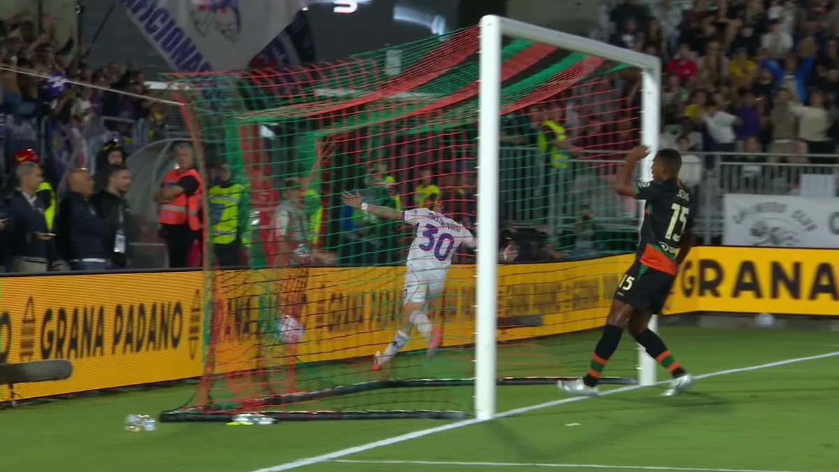 ⚽⚽⚽ ¡NO HAY DOS SIN TRES! 🇦🇷 Hat-trick de Franco Mastantuono para la Fiorentina. ▶️ Mirá la 🇮🇹 #SerieA en el Plan Premium de #DisneyPlus