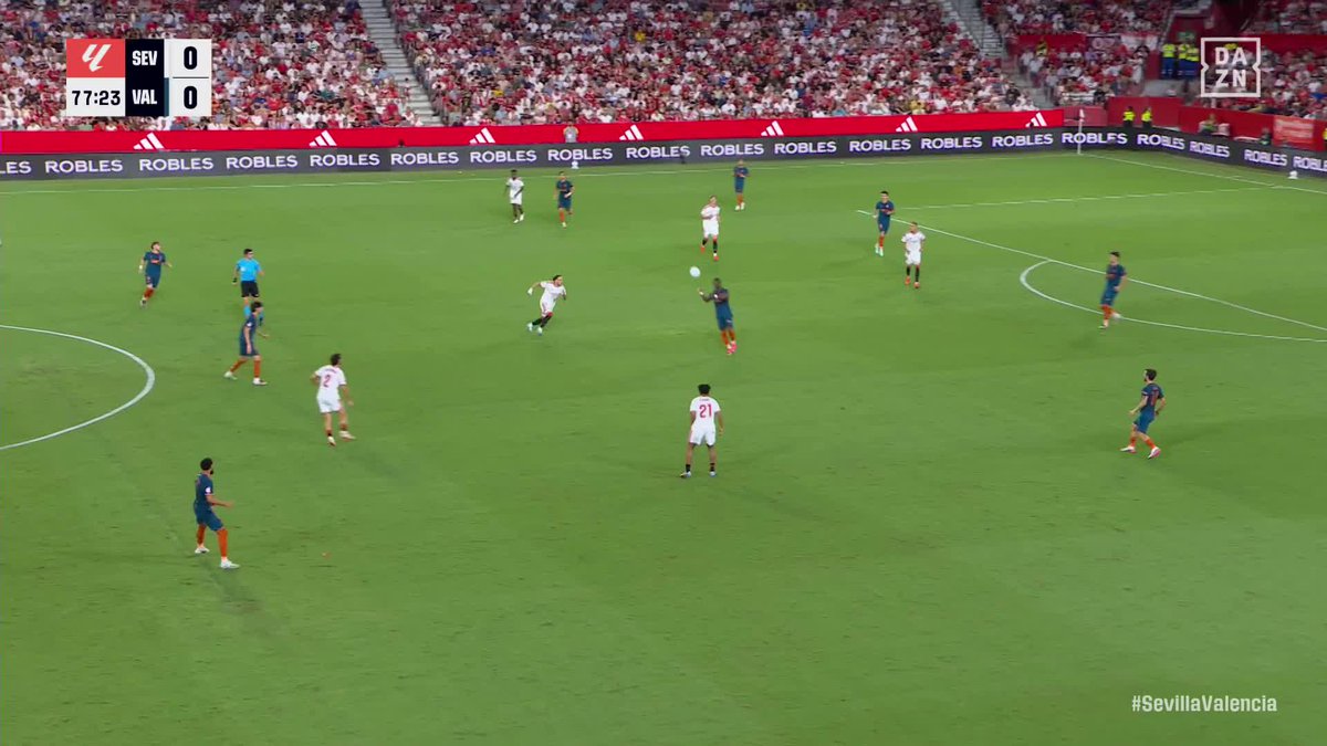 🫣 ¡LA TUVO OTORBI! Casi echa abajo el poste: ¡DISPARÓ A 123km/h! 🚀 #LALIGAenDAZN⚽