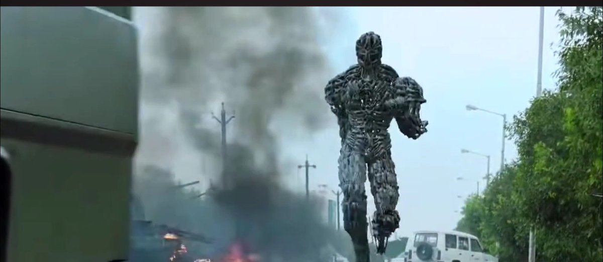 #DugoutFacts 📊 Enthiran was released in 2010 and collected ₹92 Cr in Tamil Nadu with an average ticket price of just ₹45, achieving around 1.1 Cr footfalls! 🔥 With today’s average ticket price of ₹150, the same 1.1 Cr footfalls would translate to an estimated ₹205 Cr. Imagine the scale of #Enthiran in today’s market! 🤯🔥