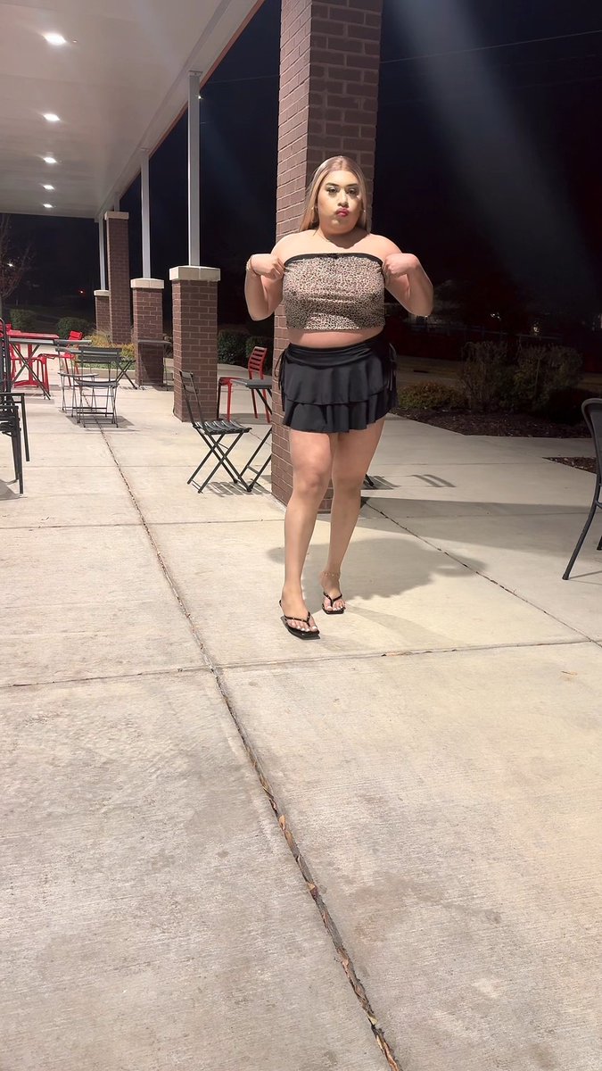 What would u say if u see me? 🫣 #femboy #sissy #travesti #crossdresser #trans #slut #slutwalk #caught #miniskirt #feet #336freak #ncfreak