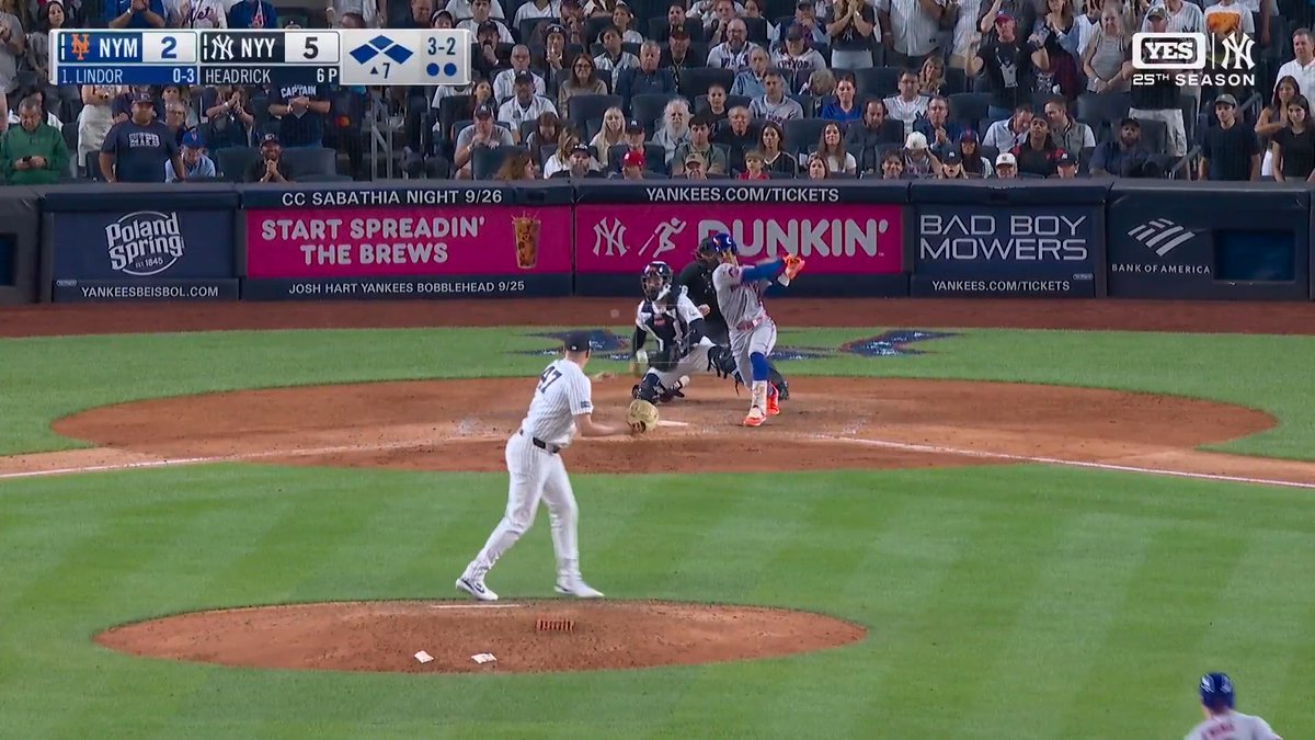 Brent Headrick escapes the jam with a sublime snag!