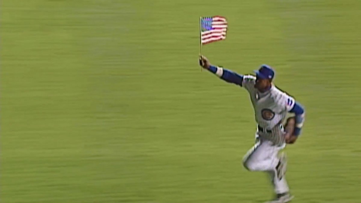 "I remember Sammy Sosa running out to right field, and then the place just went crazy" 🎥 MLB Network Special: When America Took the Field - tonight at 10pm ET