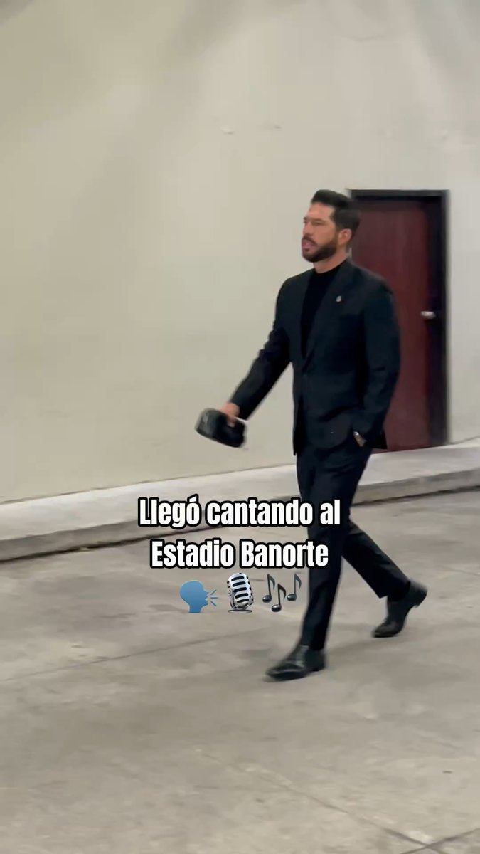 🗣️🎙️ Benjamín Mora, entrenador del Pachuca, llegó cantando una canción ranchera al Estadio Banorte. ¿Saben cuál es? Disfruta los juegos del Atlante como local por ESPN y #DisneyPlus Premium.