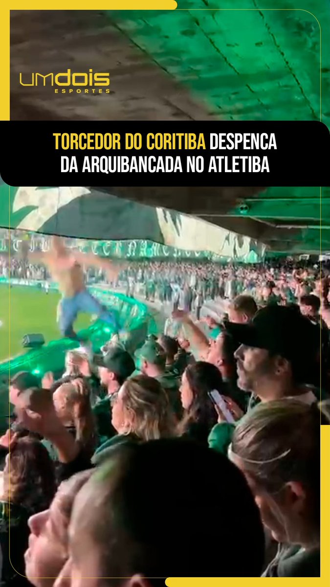 🚨 Imagem pesada no Atletiba. Um torcedor do Coritiba despencou da arquibancada durante o clássico contra o Athletico, no Couto Pereira. Em apuração do UmDois, a Delegacia Móvel de Atendimento a Futebol e Eventos (Demafe) confirmou o ocorrido e comunicou que o torcedor já foi encaminhado ao hospital.