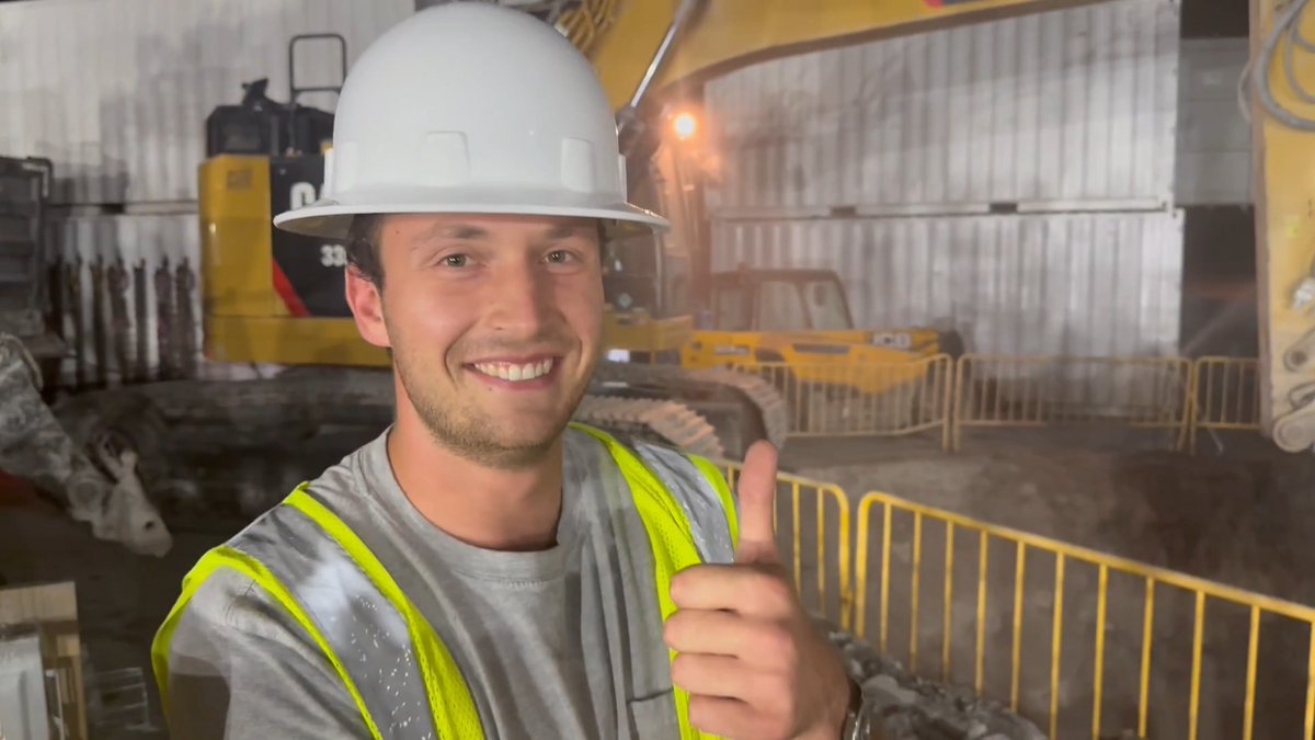 Friday night tunneling in Nashville! Prufrock-MB2 is boring through the Music City limestone using 1,000,000+ lb of axial thrust, and 4,000,000+ lb of lateral gripping force.