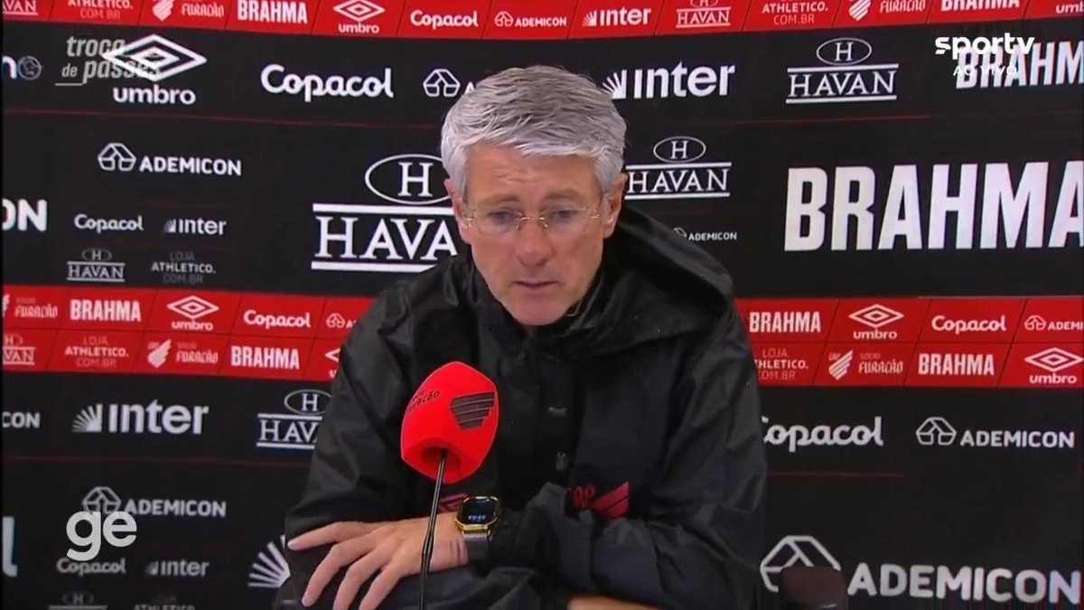 Odair Hellmann lamentou o empate sofrido pelo Athletico-PR para o Coritiba e chamou a atenção para as condições do gramado do Couto Pereira, por conta da chuva. #ge #futebol #brasileirao #coritiba #athletico