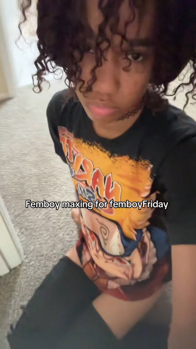 I was going to post this earlier but I feel asleep #femboy #femboytiktok #femboyfriday #relat