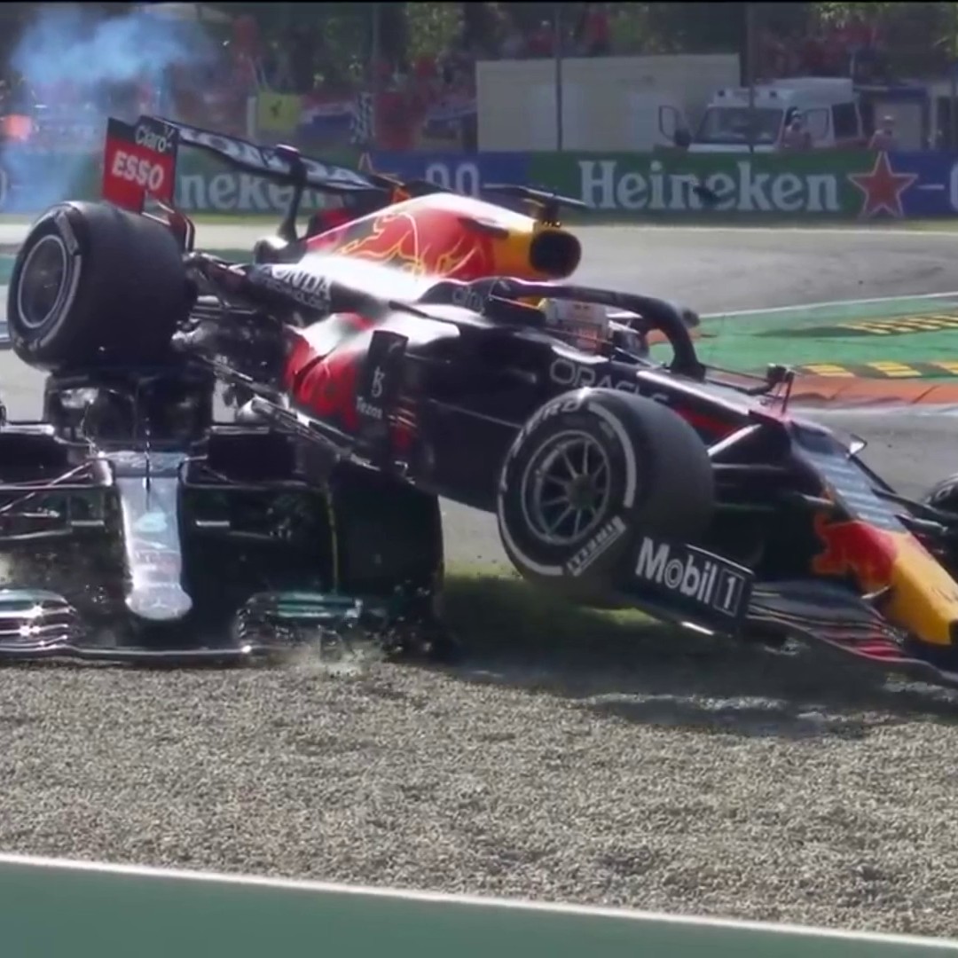 Il y a 5 ans, lors du GP de Monza, Max Verstappen et Lewis Hamilton terminaient l’un sur l’autre. 🤯 L’un des moments les plus mythiques de la F1, durant l’une des plus grandes saisons de l’histoire. #F1