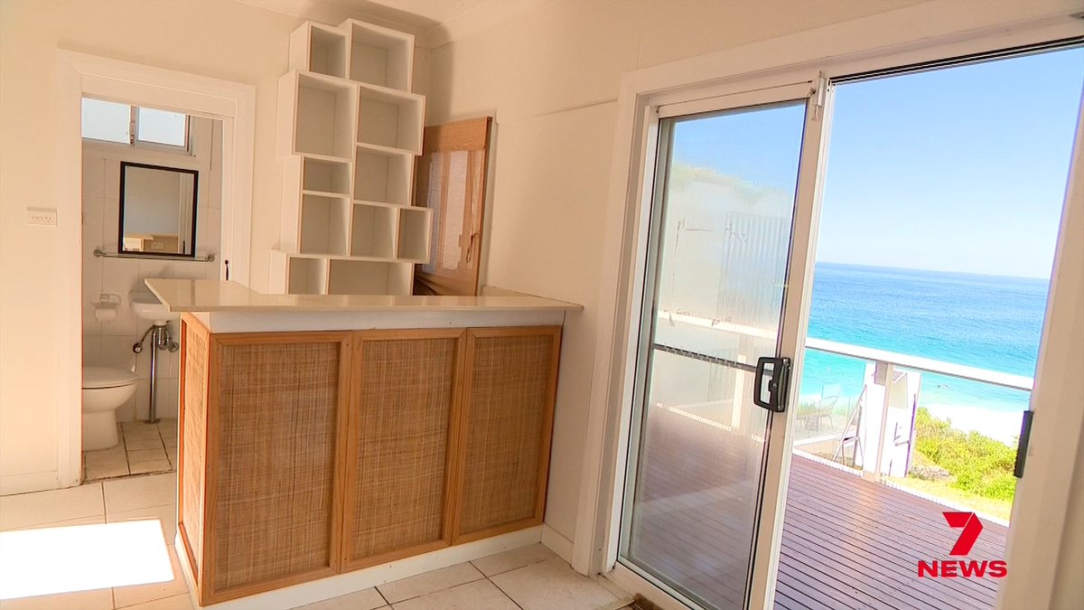 A big name on Sydney's social scene is having to sell her luxury properties with a potential loss of nearly $10 million.