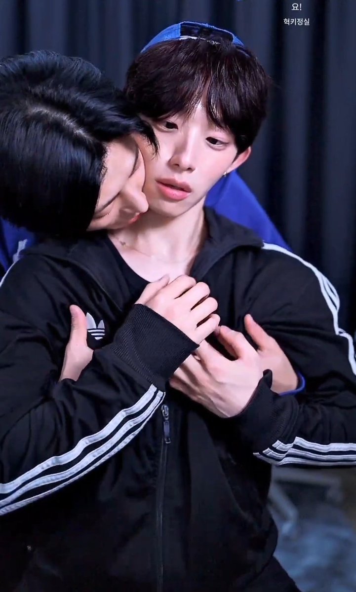 혁근 키리 やっぱり키리ちゃんの手が小さくて🤲🫶😂❣️ 消すから一応載せておく😪