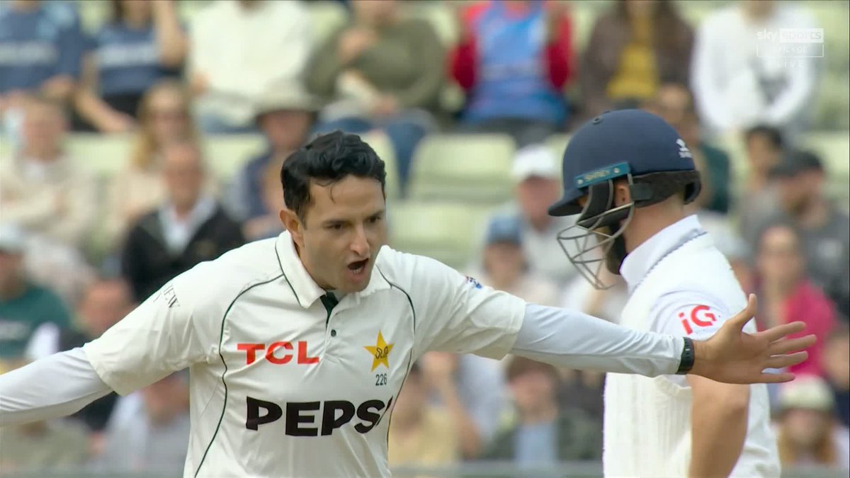 What a start for Pakistan! 🇵🇰 Mohammad Abbas strikes with the first ball of the day 😳