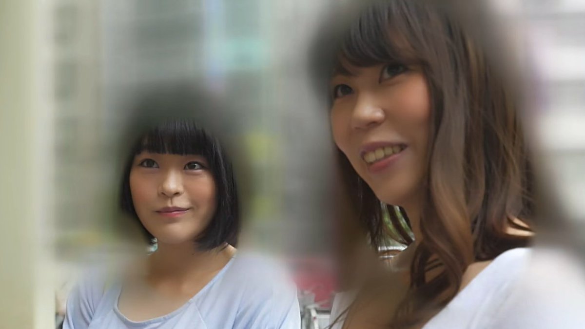 お買い物に向かう母娘にインタビュー