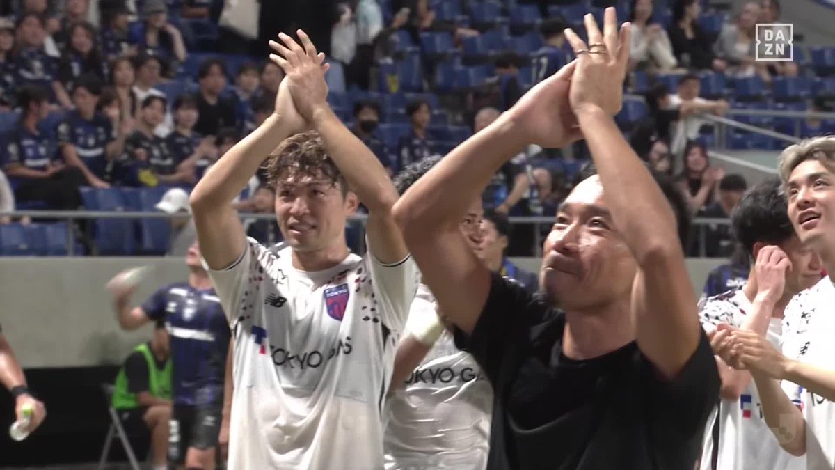 長友佑都の誕生日に勝ち点3をプレゼント!👏 アウェーの地に駆けつけた サポーターからは長友へ バースデーソングをプレゼント! 🏆 明治安田J1リーグ第7節 🆚G大阪×FC東京 #Jリーグ #だったらDAZN