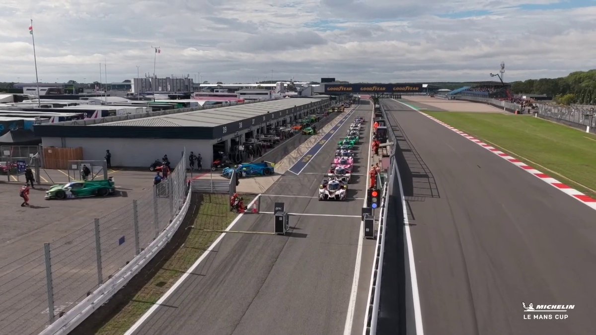 The clock ticks down on the final qualifying session at Silverstone, but who will secure pole? 🔥 Leave your predictions in the comments 👇 Catch the last of the qualifying action LIVE and FREE on FIAWEC+ #LMC #Michelin #SilverstoneRound