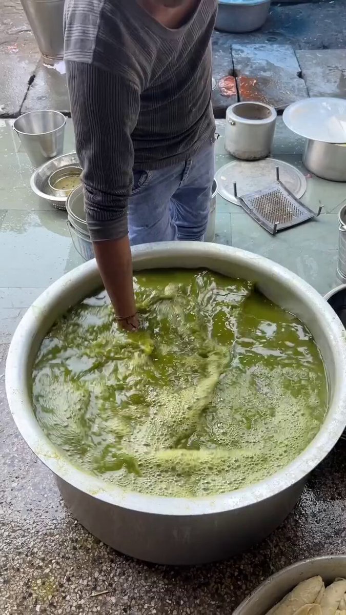 क्या आप जानते हैं गोलगप्पे का पानी इतना स्वादिष्ट क्यों होता है😊