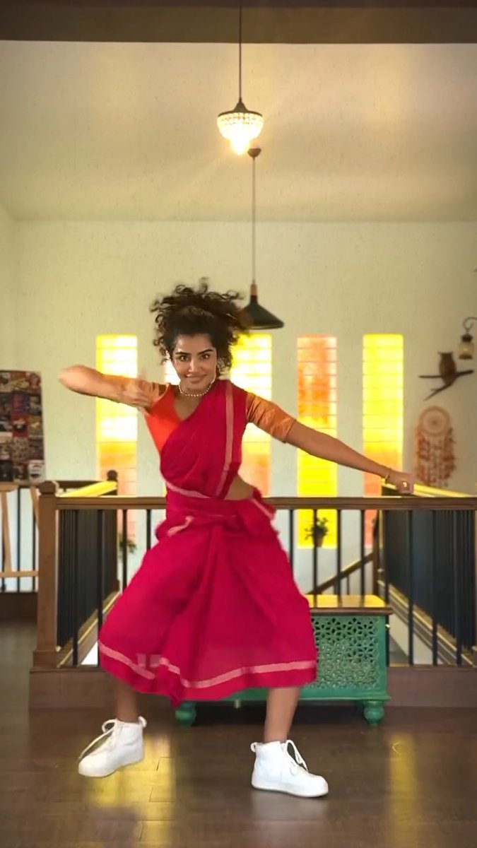 Anupama didn’t do the Kuthu step… she made the beat keep up with her. 🔥💃😮💨