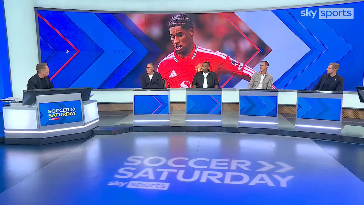 "Top five is their aim!" 💭 Paul Merson and Michael Dawson debate what Manchester United's goals are this season 🔴