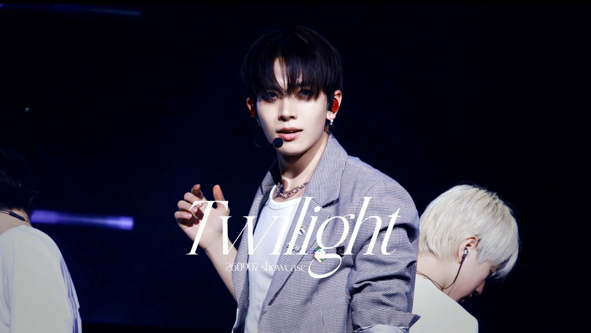 260907 showcase Twilight 🔗 #EVAN #에반 #HEESEUNG #희승