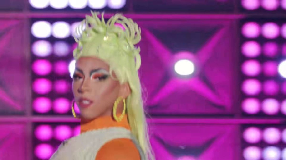 I know RuPaul was absolutely loving this guest judge. #DragRace
