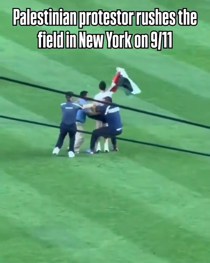 A man holding up a Palestinian flag ran into the field during the Yankees–Mets game on September 11th, prompting the crowd to shout USA at him. "Activism" like this only does the opposite of what it sets out to accomplish, as you can hear.