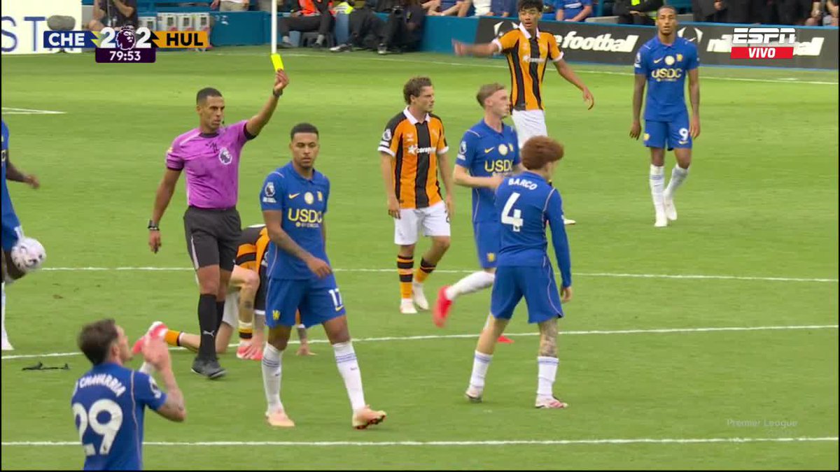 Fofana complicó a Colwill y Colwill complicó al Colo Barco: ¡EL ARGENTINO FUE AMONESTADO POR CORTAR EL ATAQUE DE HULL CITY! 📺 Mirá la Premier League por #DisneyPlus Plan Premium