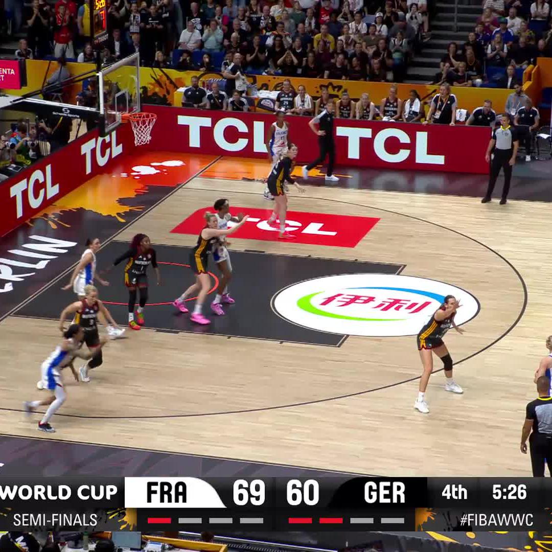 Marine Johannes and Gabby Williams attack the rim late in 4Q! #FIBAWWC