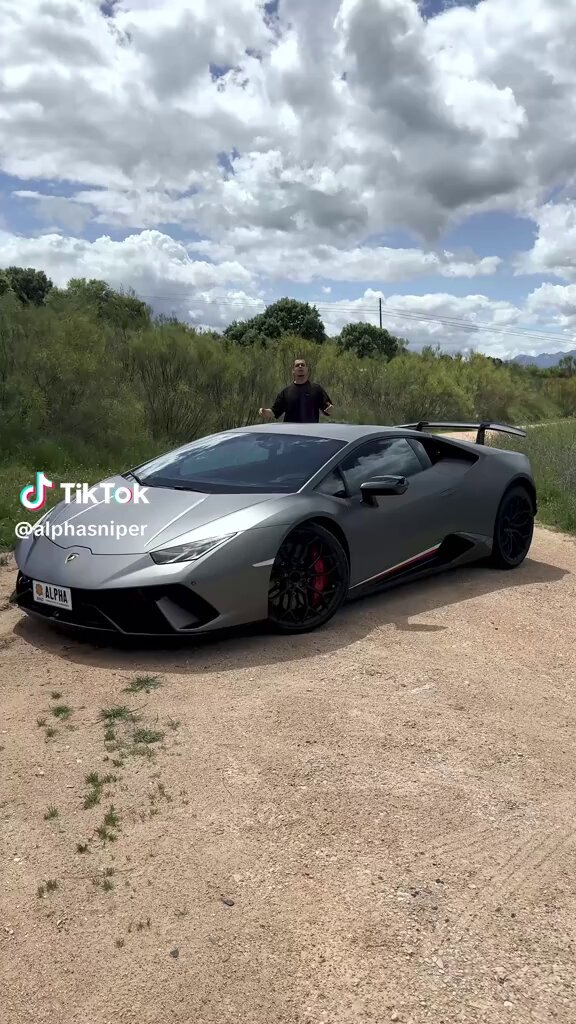 🟣 Alpha reta a cualquier creador de contenido tras caerse su esperada carrera contra Plex: "Abro la puerta a que cualquier creador me desafíe y acepte mi reto, el reto de la Alpha Race". "Consiste en lo mismo que íbamos a hacer Plex y yo, pero mejor". "Mi idea siempre fue crear un formato. Estamos a tiempo de hacerlo".