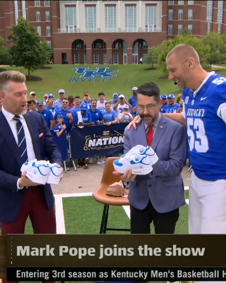 .Mark Pope pulled up to Marty Smith & @espnmcgee with some new kicks for the guys 😼🔥