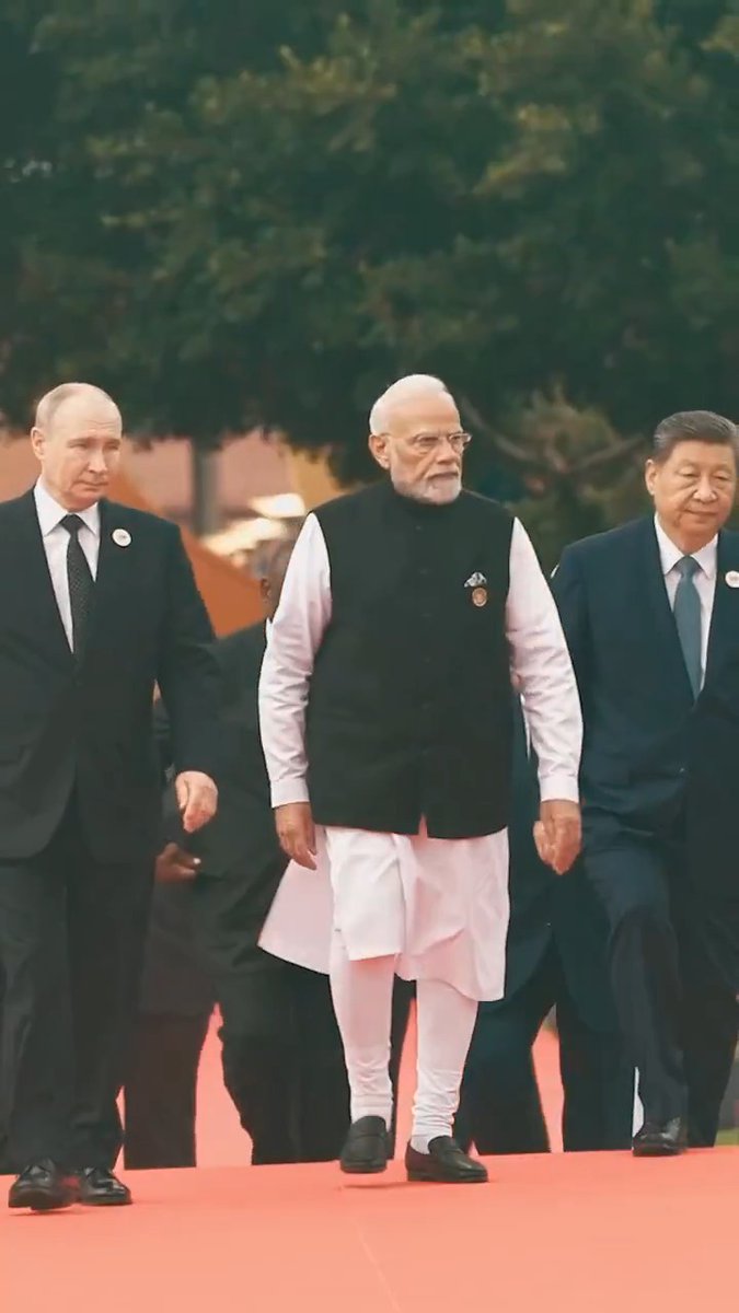 𝐇𝐢𝐠𝐡𝐥𝐢𝐠𝐡𝐭𝐬 𝐟𝐫𝐨𝐦 𝐃𝐚𝐲 𝟐 𝐨𝐟 𝐭𝐡𝐞 𝐁𝐑𝐈𝐂𝐒 𝐒𝐮𝐦𝐦𝐢𝐭. Strengthening global relationships. Leading the way towards a green, more sustainable future. 🤝🌎 📍New Delhi.