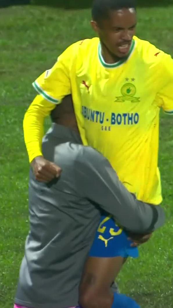 Clutch 👆🟡 Masandawana find a way to snatch a point in stoppage time 👏 #SSDiski | #SSFootball | #BetwayPrem