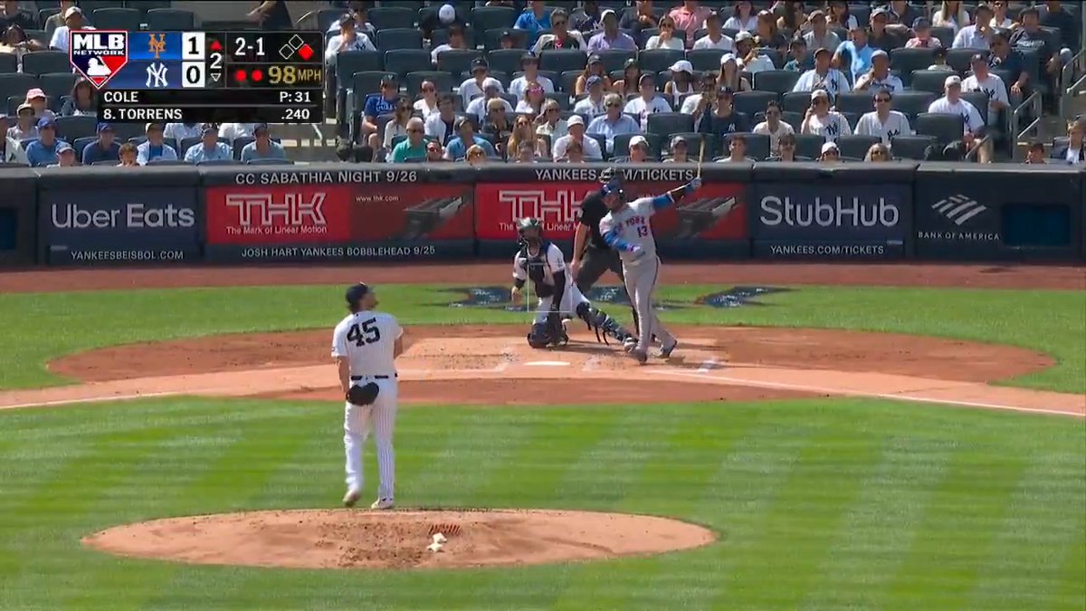 Luis Torrens gives the Mets a 3-0 lead in the Bronx with a two-run homer! 📺 #MLBNShowcase presented by CarShield