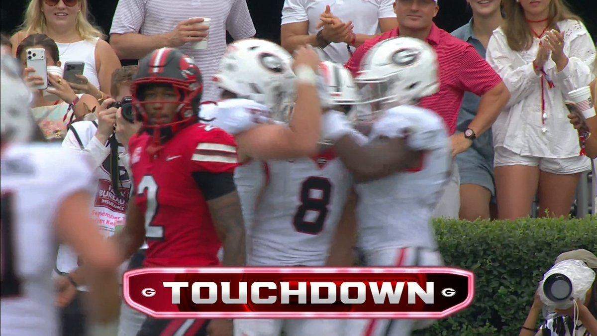 49 points and it's still the first half 😳 Landon Roldan runs it in and Georgia Football ties their record for most points in a half in program history 🐶
