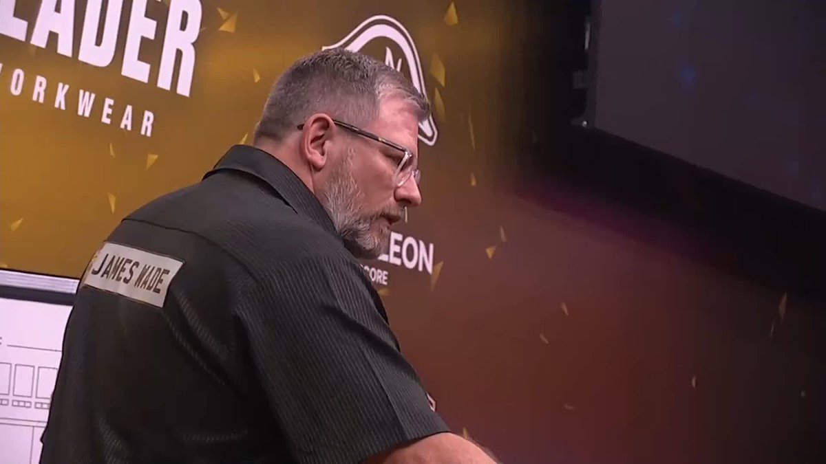 WADE WINS! James Wade makes a winning return to the stage, as The Machine beats Jim Long 6-2 to make the final day of action in Belgium! 📺 #ET13